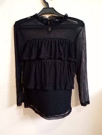 Reserved YFL Schwarzes Transparentes Rüschenshirt mit langen Ärmeln