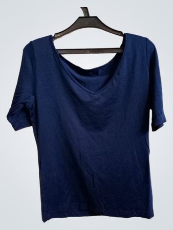 Marineblaues T-Shirt