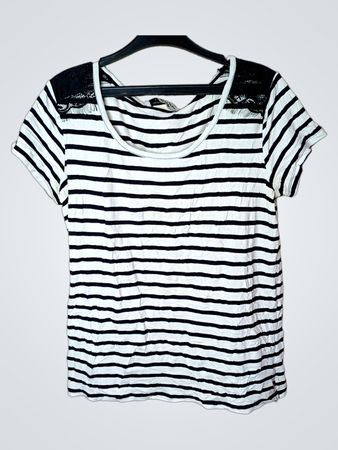 Cache Cache Gestreiftes T-Shirt mit Spitzenverzierungen