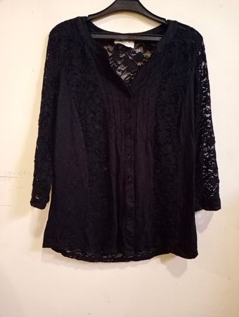 Per Una Schwarze Spitzenbluse mit Knopfleiste