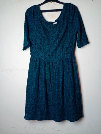 CAMATEU Teal Spitzenkleid