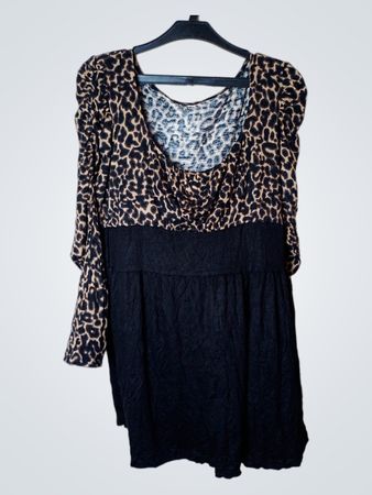 AMISU Leopardenmuster & Schwarzes Kleid