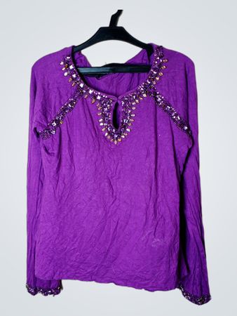 Lilanes Langarmshirt mit verziertem Ausschnitt und Ärmeln