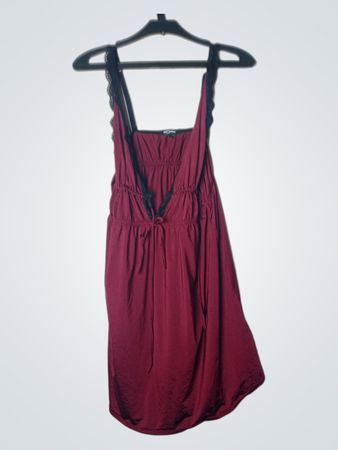 Mosquitos Burgunder Spitzenbesatz Cami Slip Dress