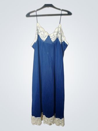 Vany Blue Lace Trim Nachthemd