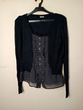 CHERRY Schwarzer Pünktchen-Cardigan