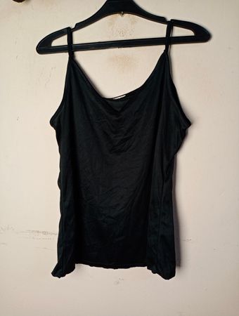 Schwarzes Cami-Top