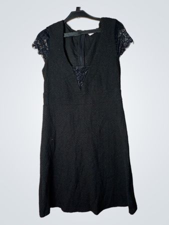 Naf Naf Schwarzes Spitzenärmelkleid