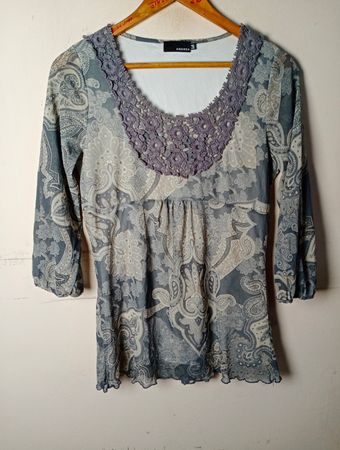 ANDREA Damen Bluse mit Paisley-Muster