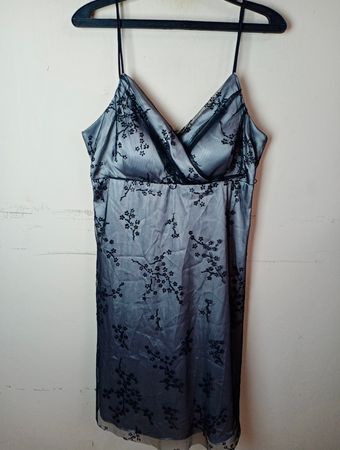 Jakes schwarzes Blütenmuster-Slipkleid