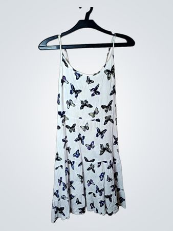 Weißes Schmetterlingsdruck-Spaghettiträgerkleid