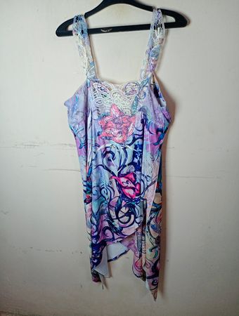 Paris Hilton Damen Kleid mit Blumenmuster und Spaghetti-Trägern