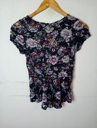 MYHOLYS Floral Lace Top