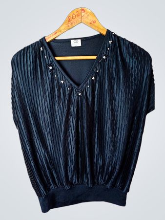 C&A Schwarze Plissee-Bluse mit Verzierung