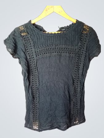 Schwarzes Kurzarm-Top mit Spitzen detail