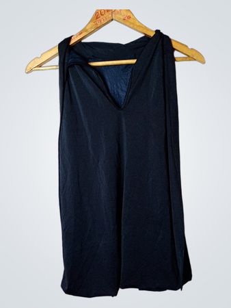 Schwarzes ärmelloses Top