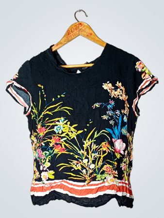 Rose & Thyme Damen Schwarzes Blumenmuster Kurzarmshirt