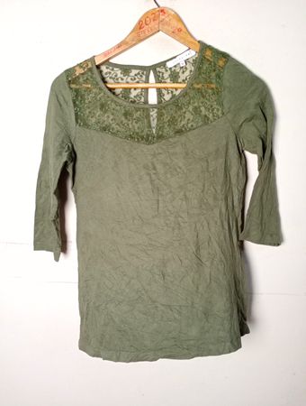 LOLALIZA Damen Top mit grünem Spitzen-Detail Größe 38