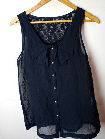 ONLY Schwarze Spitzenbesatz Ärmellose Bluse