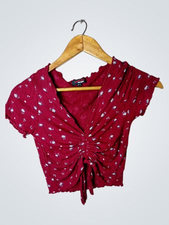 BITTE NENN MICH NICHT Jennyfer Rotes Blumen Rüschenshirt