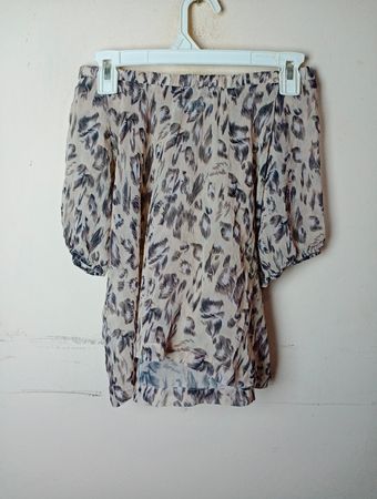 Diffuses Leopardenmuster Off-the-Shoulder Bluse