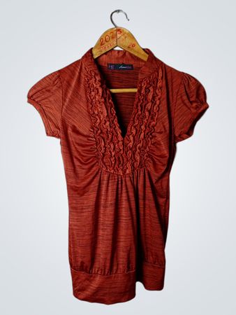 Heart & Soul Damen Rotes Rüschenshirt mit V-Ausschnitt
