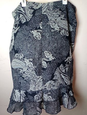 Paisley-Print-Rüschensaumrock