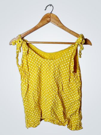 Gelbes Polka-Dot-Trägershirt