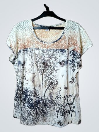 Liberty Woman T-Shirt mit Löwenzahn- und Schmetterlingsdruck