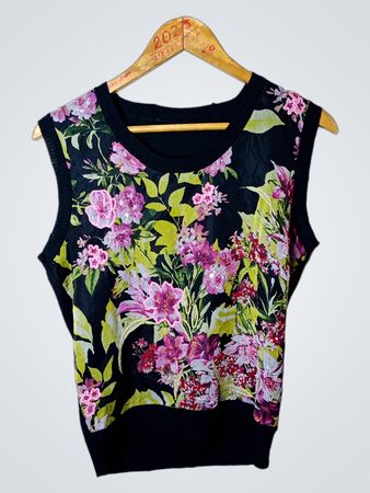 Ärmelloses Stricktop mit Blumenmuster