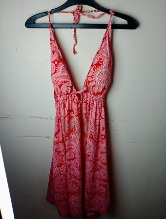 Silverwear New York Rotes und Weißes Paisley-Print Halterkleid