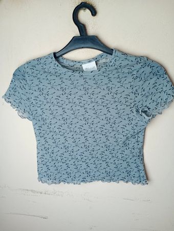 Durchscheinendes Blätterdruck-Crop-Top