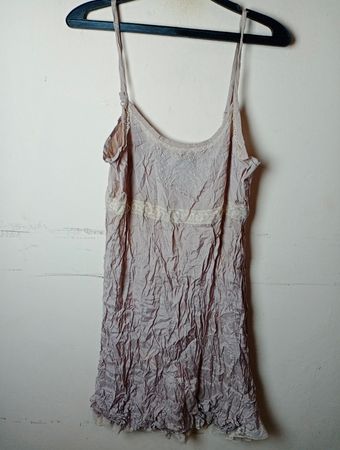 Cremefarbenes Damenkleid Größe 40