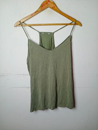Grünes Tanktop