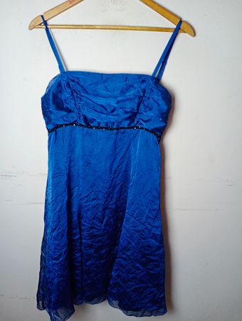 Weise Blaues Kleid