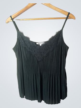 ABOUT YOU Schwarze Spitzenkante Spaghettiträgershirt