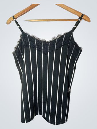 BLIND DATE CASUAL Gestreiftes Cami-Top mit Spitze