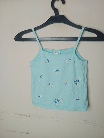 Page One Young Blue Camisole Top mit Margeritenstickerei