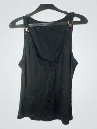 Schwarzes Tanktop mit Spitzenverzierung