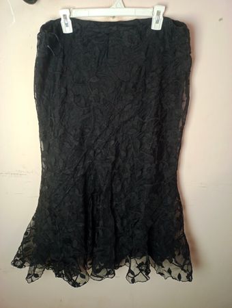Schwarzer Spitzen-Fishtail-Rock
