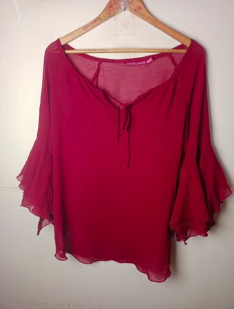 UNE MODE POUR MOI Rote Glockenärmelbluse