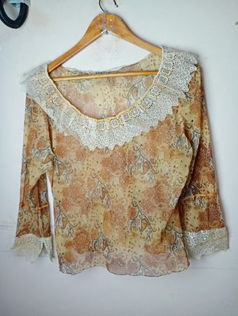 Reine Paisley-Druck-Bluse mit Spitzeneinsatz