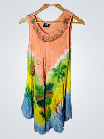 Ärmelloses Kleid mit Batik-Muster und Blumenprint