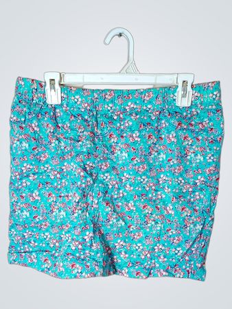 Türkisfarbene Shorts mit Blumenmuster