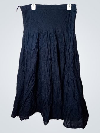 Schwarzes trägerloses Kleid