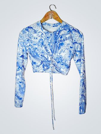 Bershka Blau- und Weißbedrucktes Langärmliges Crop Top