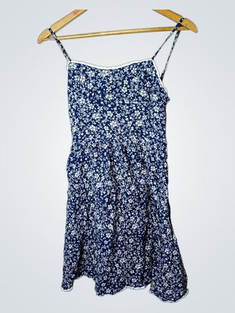 Cubus Damen Blaues Blumendruckkleid mit weißer Spitzenborte