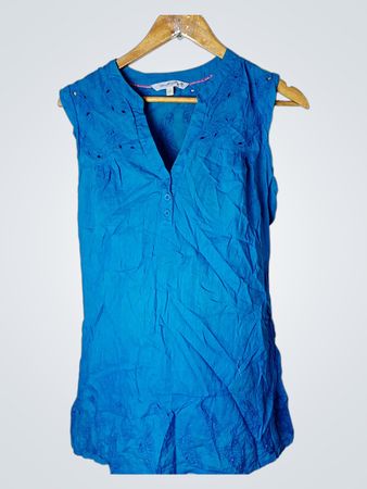 Blaues ärmelloses besticktes Tunika