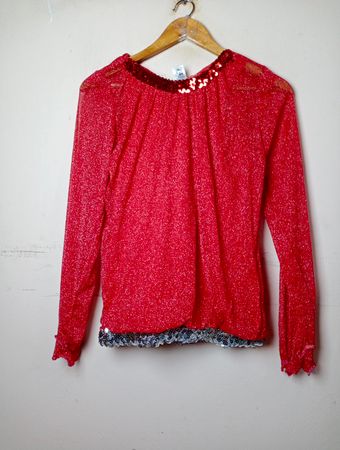 Rotes Paillettentop