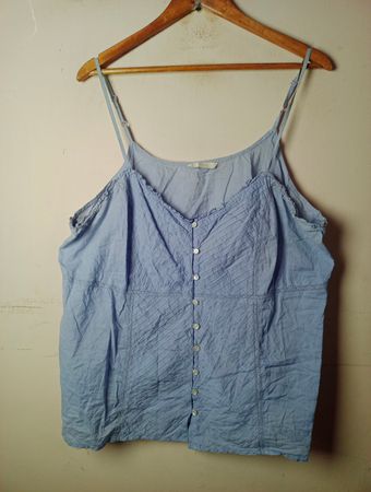 Blaues Cami-Top